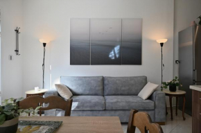 Seabreeze apartment in Palaio Faliro/ Netflix